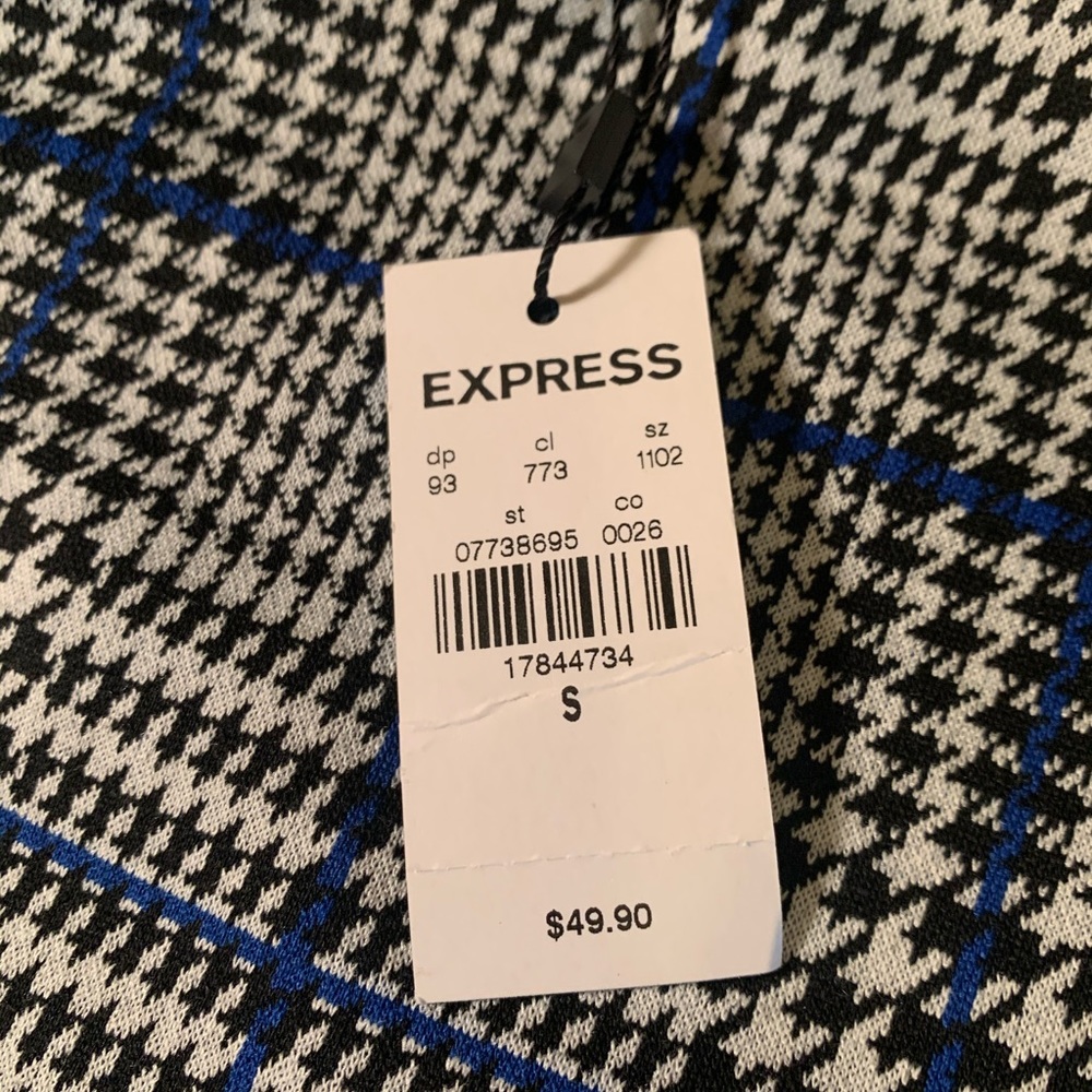 Express Pattern Mini Skirts - Picture 9 of 11